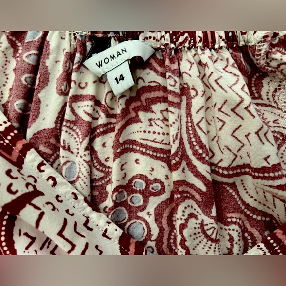 Pretty target dress. Size 14 new without tags . Never worn - Picture 2 of 3